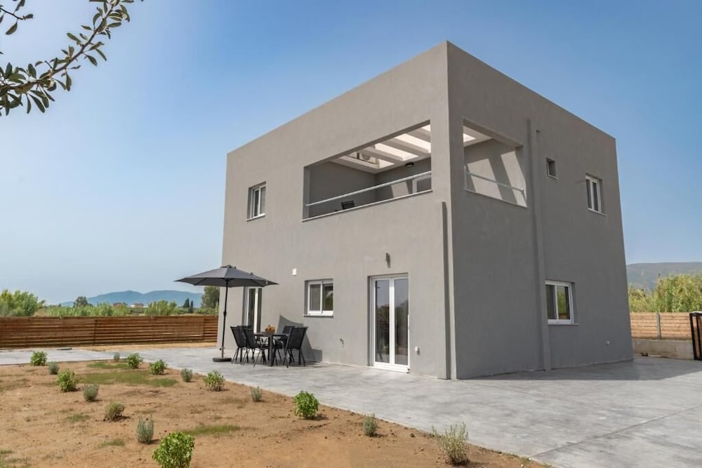 Elhasa Laganas Villa by Elite