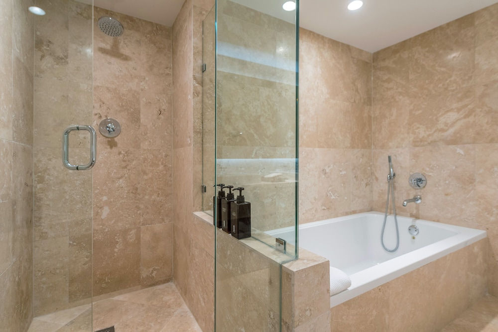 Luxury Vacation Rentals at 1 Hotel & Homes by LRMB