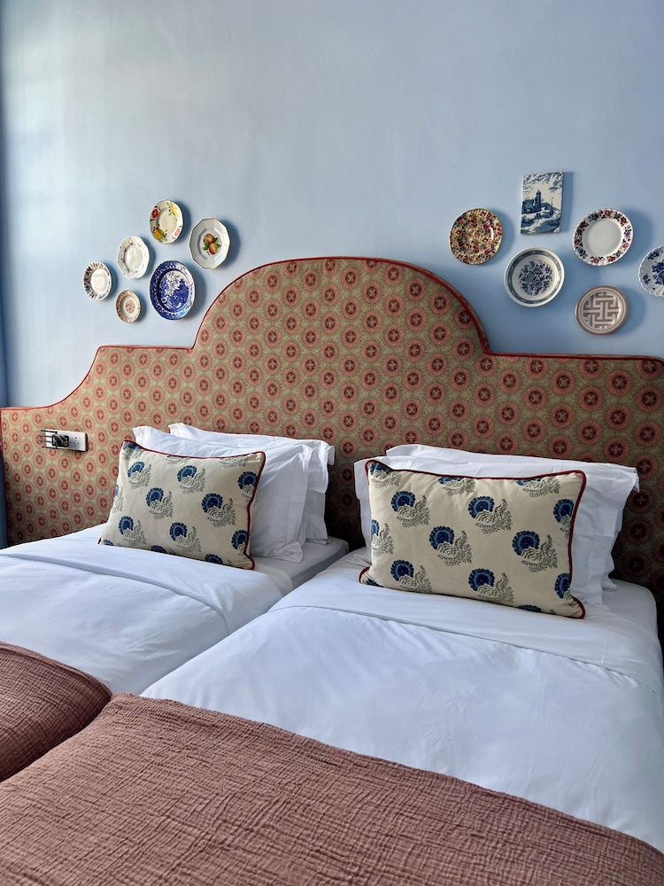 Petit Pineapple House Villa & Guesthouse