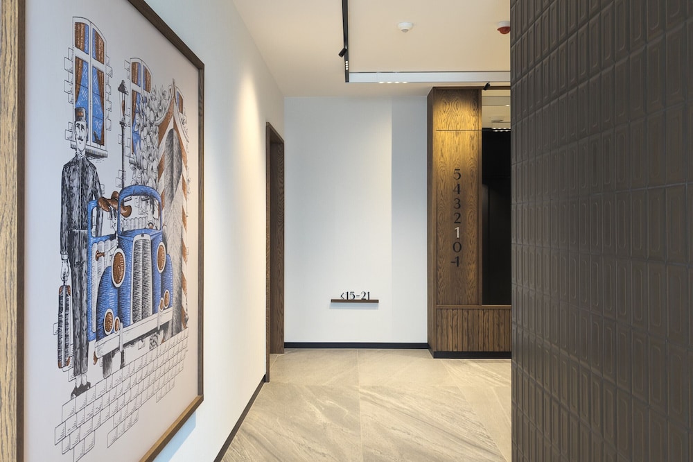 Deluxe Apartment by Renters Prestige view 3