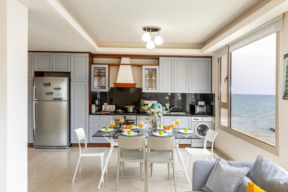 Mackenzie Eftyhia Beachfront Suite