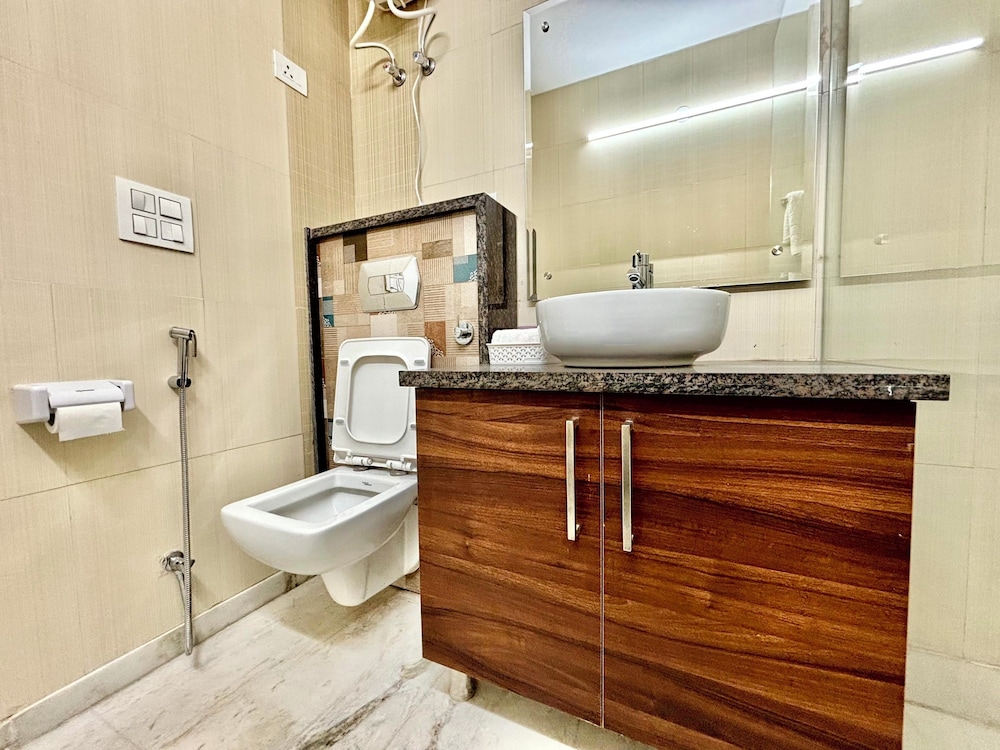 Luxury 4 Bedroom's Independent villa