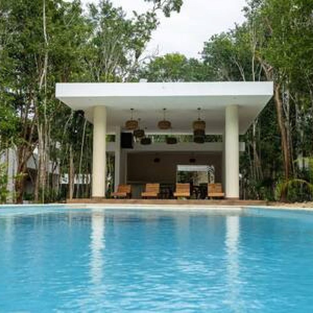 Villa Xpujil Pool AC Internet Beach Club