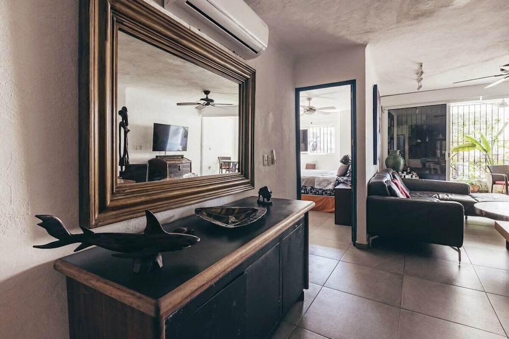 Cozy 2BR King Beds - Rooftop Pool - Fast Wifi