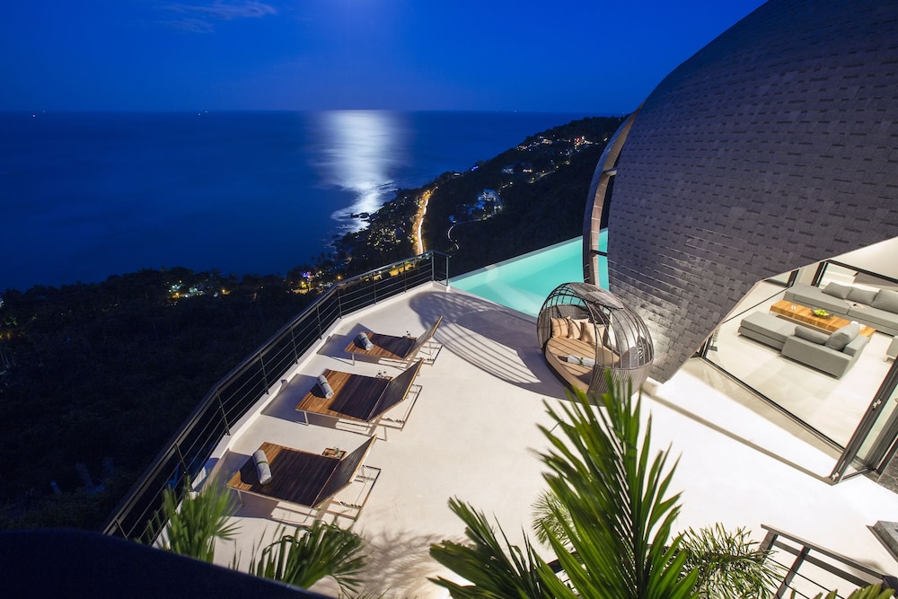 Villa Moonshadow