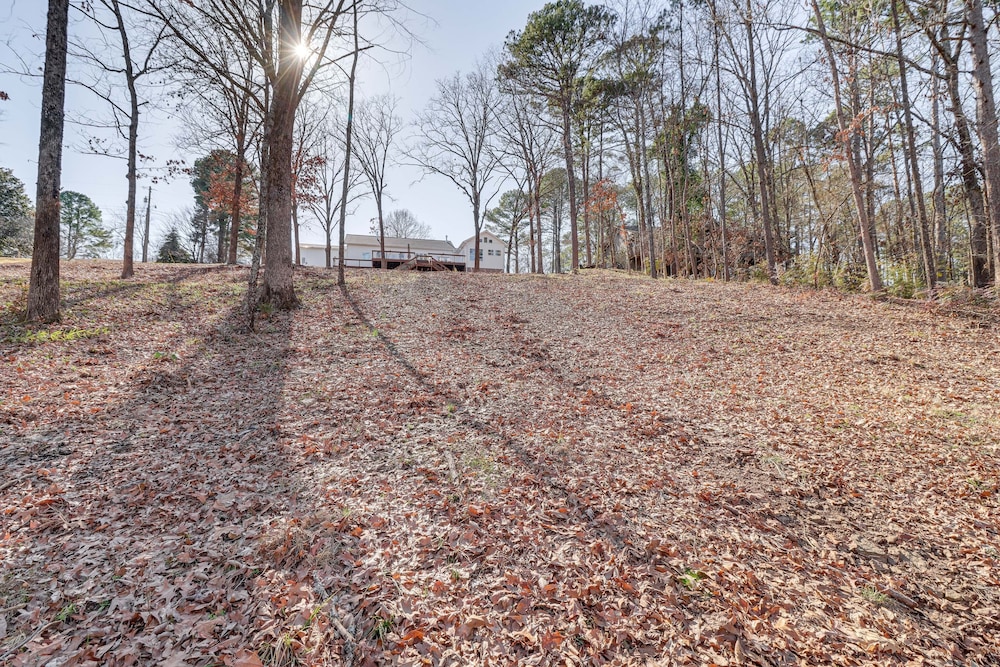 'the Hamilton Heber Springs' Home w/ Hot Tub!