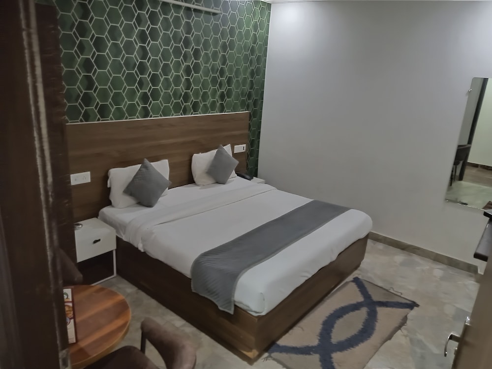 Hotel S.R. Plaza