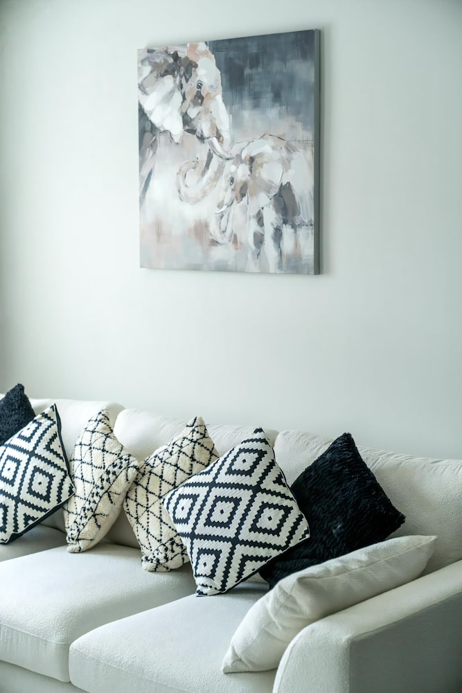 Modern South Wimbledon Stay