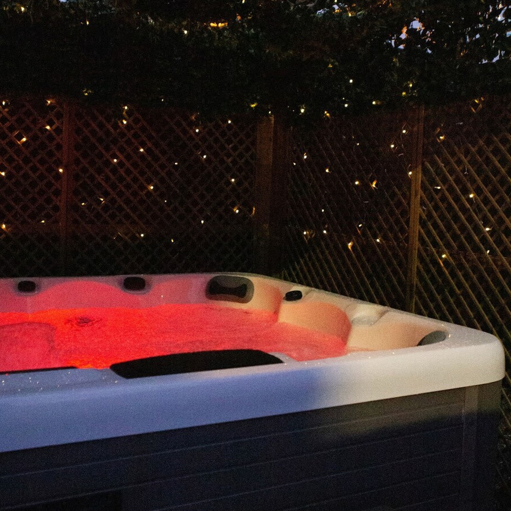 The Gathering Liver House - Hot Tub - Near Liverpool view 5