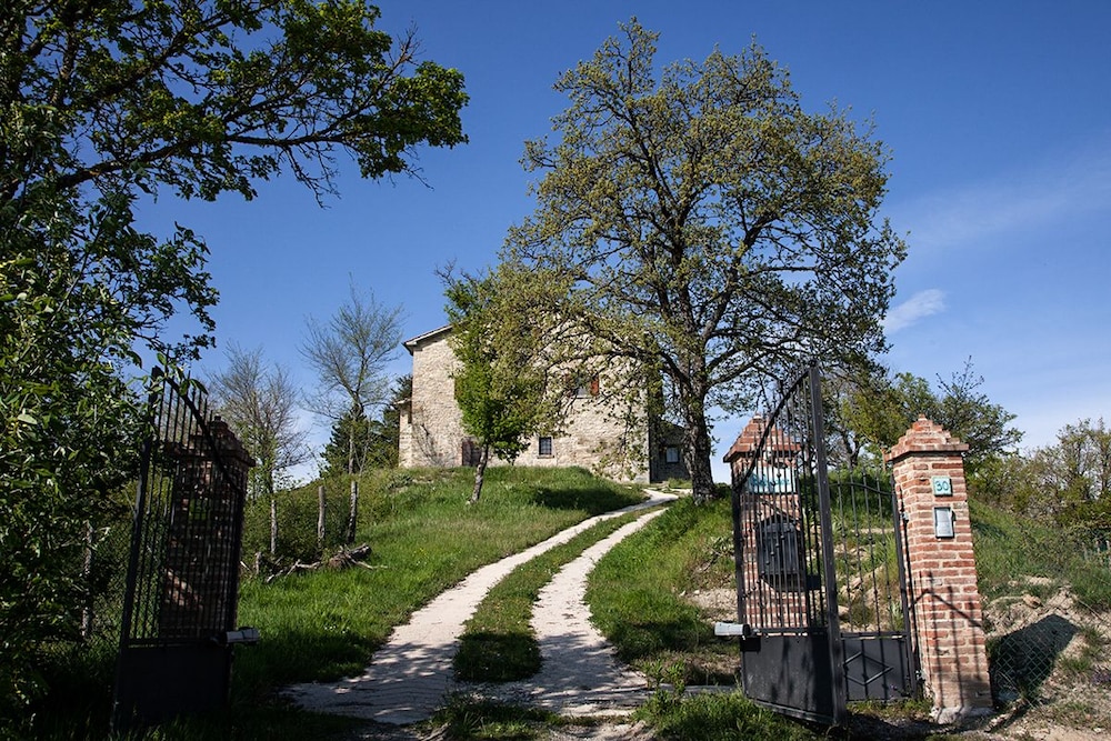Casale Belvedere con piscina nel bosco photo 2