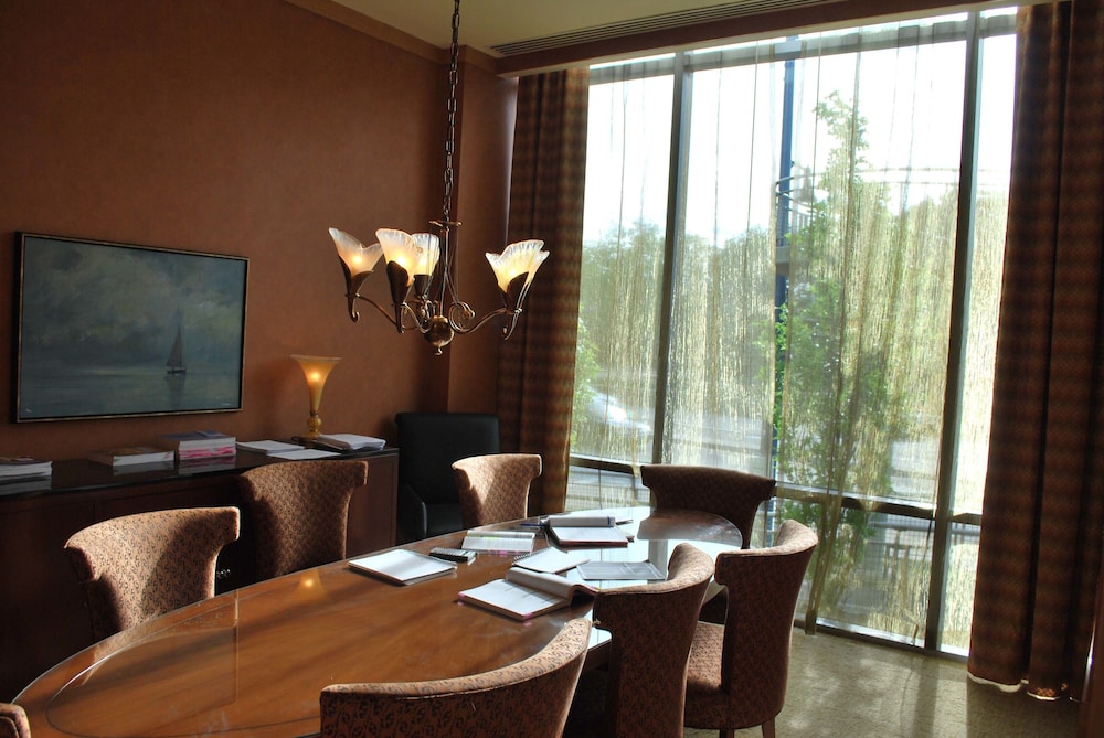 meeting & event spaces