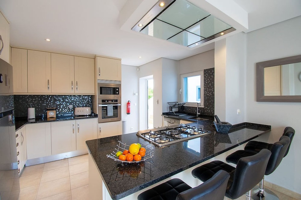 Casa Ana Superbly Renovated With Heated Private