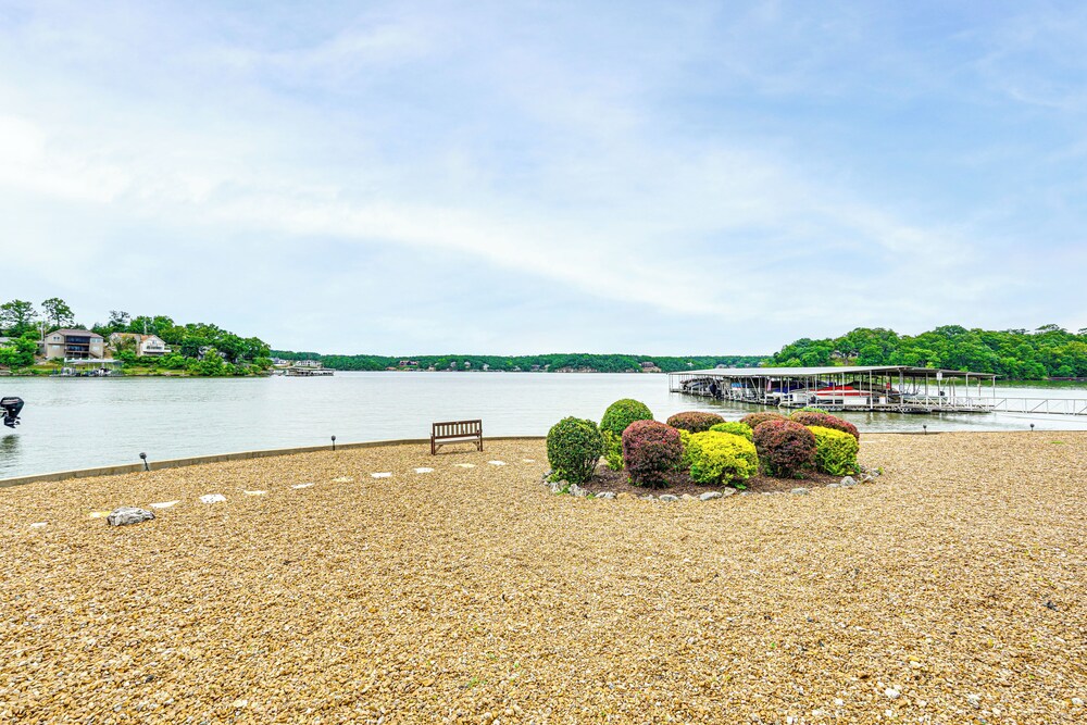 Lakefront Osage Beach Condo: Main Channel View!