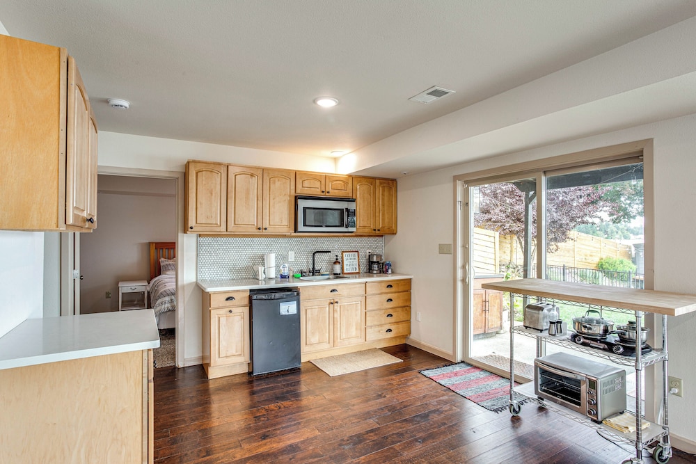 Lake Spanaway Retreat: Home w/ Private Beach!