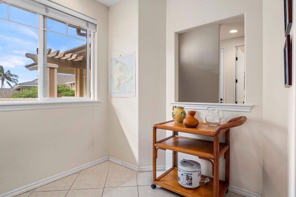 Top Floor - Amazing Golf & Mountain Views - Walk to Restaurants - Vrkcv