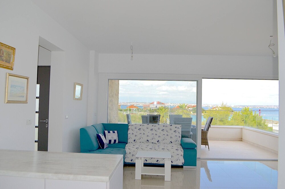 Seafront 2-bedroom Apartment The New View view 2