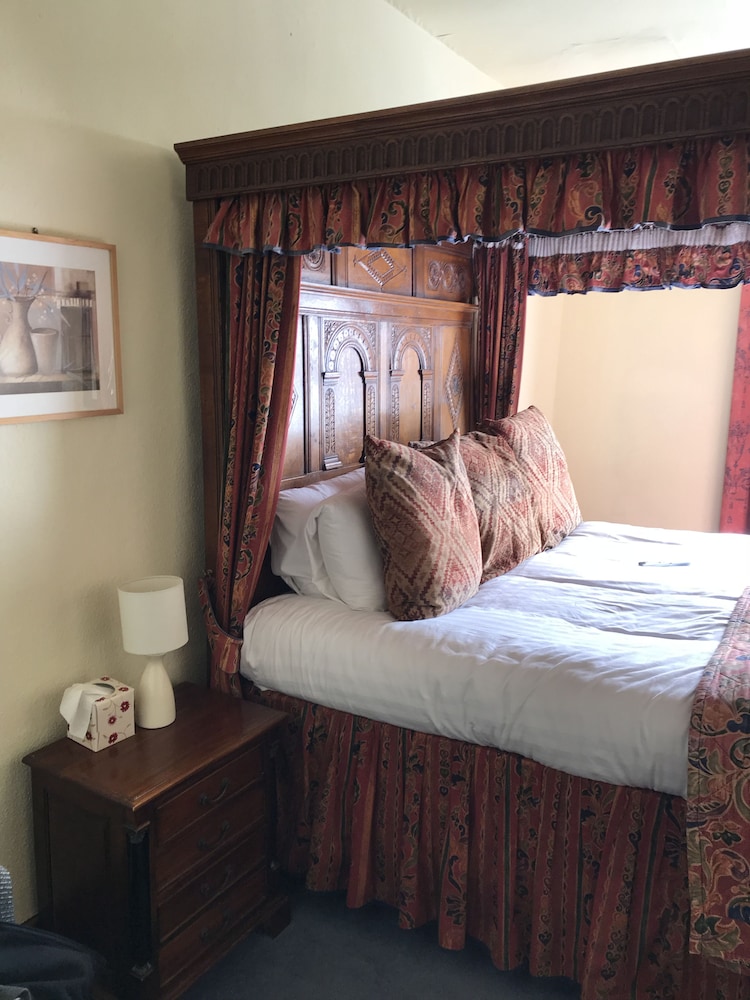 Deddington Arms