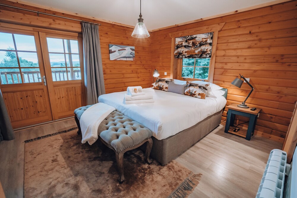 Merklands Wood Luxury Lodges view 3
