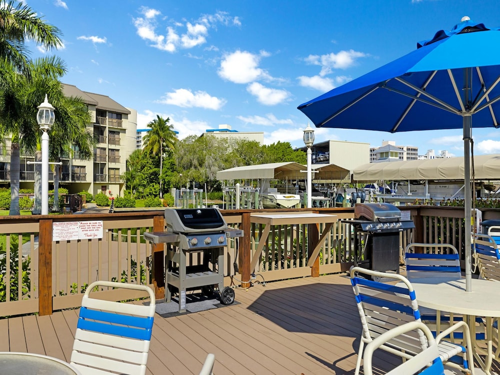 Santa Maria 208 by Distinctive Beach Rentals