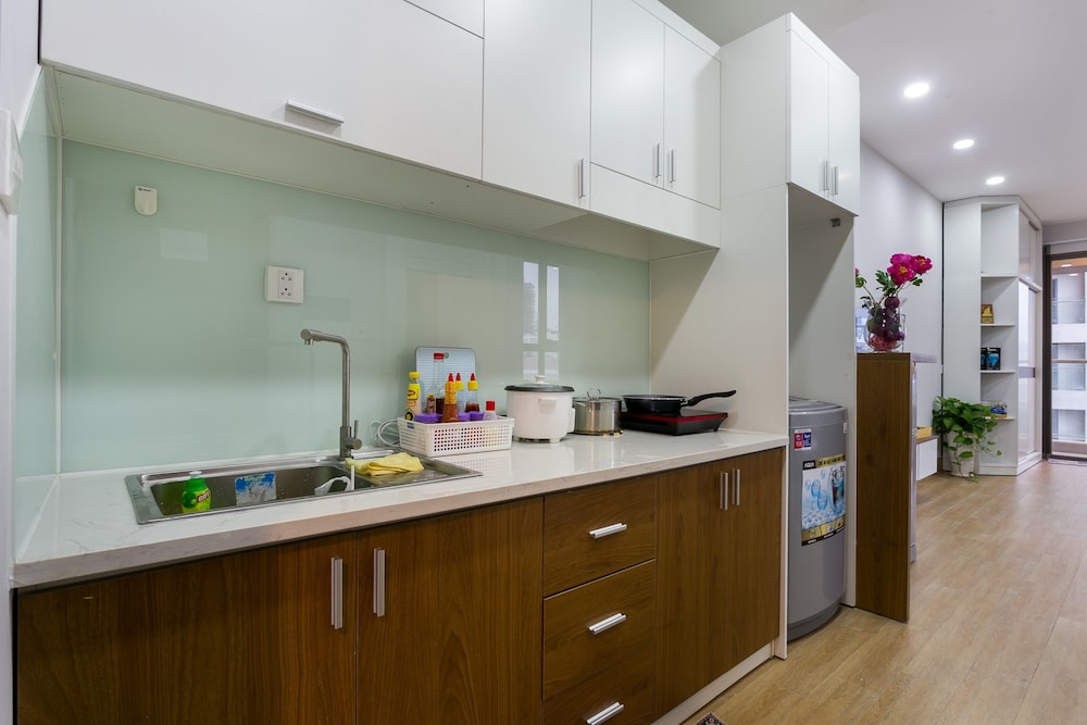 Jennifer House - Millenium Apartment