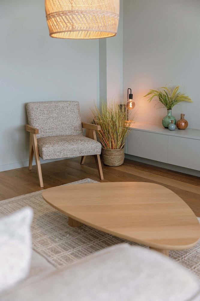 Huswell - Bright Stylish Apartment Near Beach wi