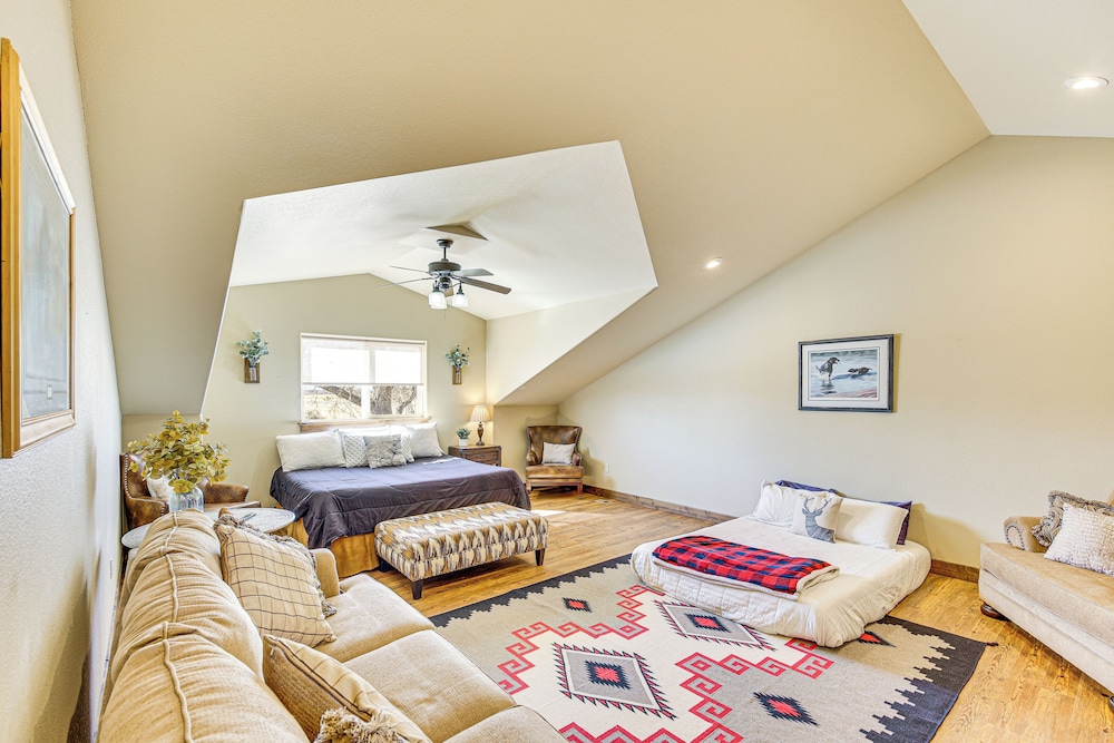 Riverside Retreat in Bridgeport w/ Game Room!