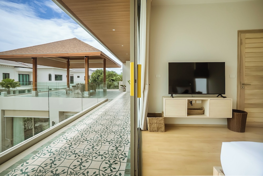 Akal Pool Villa 3BR near Laguna, Bangtao & Beach