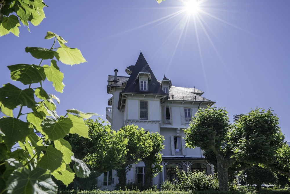Le Pavillon des Fleurs view 5
