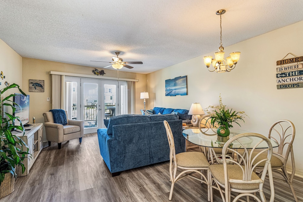 Salty Dog by Southern Vacation Rentals