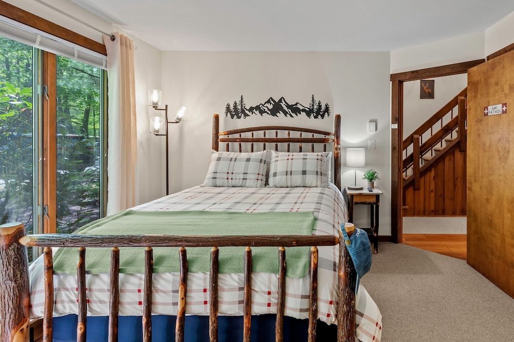 Doe s Delight by Avantstay Peaceful Lake Retreat