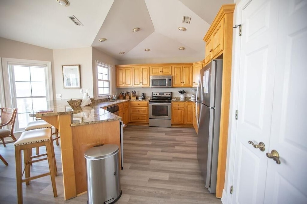 Paw-paw's Place 6 Bedroom Home by RedAwning
