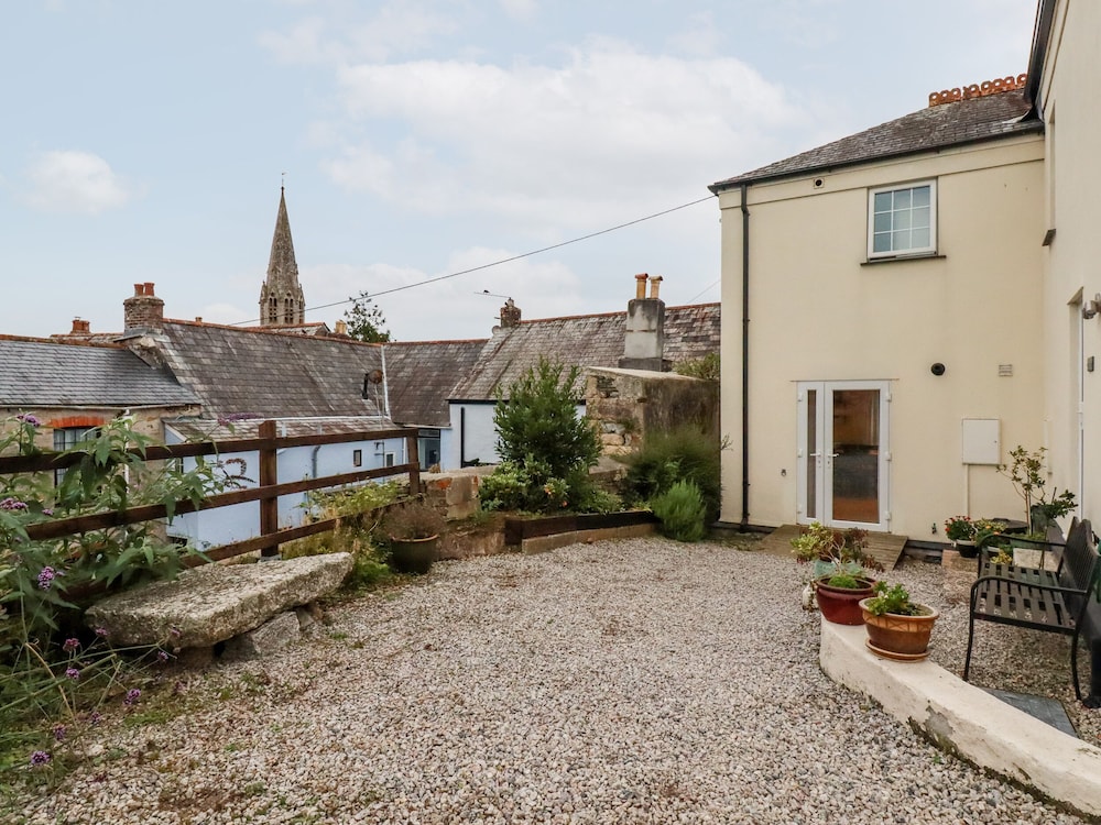 2 Old Talbot Cottages