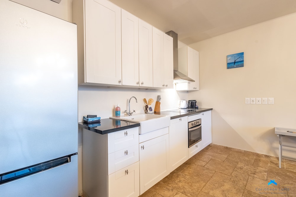 Beautiful condo with sea view view 3
