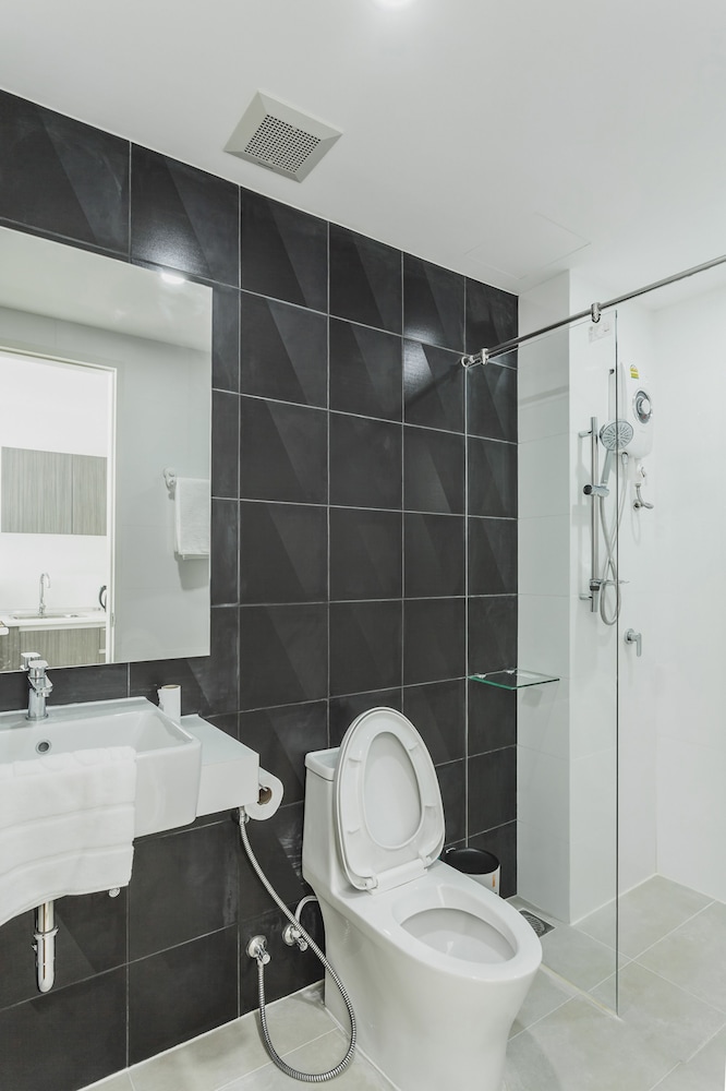 Condo in Kata in Ozone - Unit A205