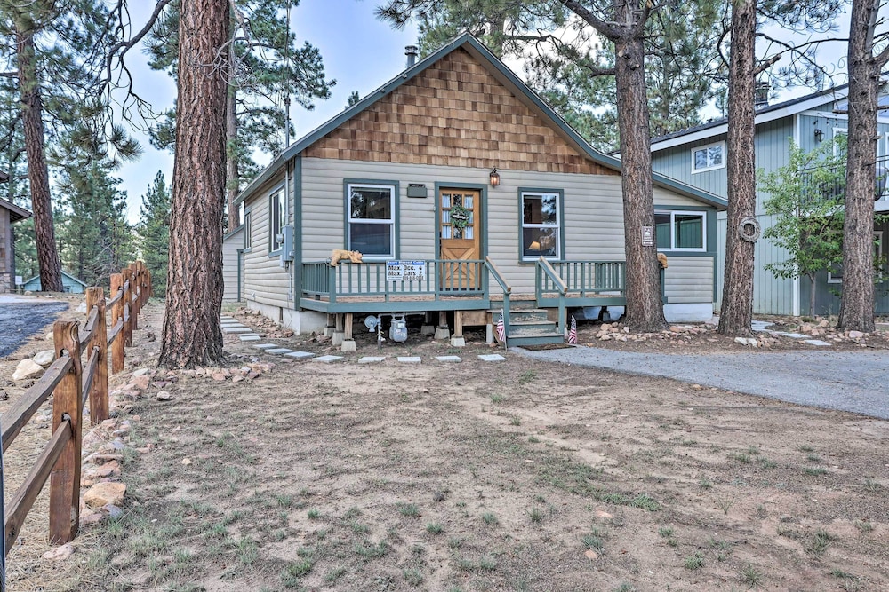 Walk to Big Bear Lake: Cozy Cabin w/ Deck view 2