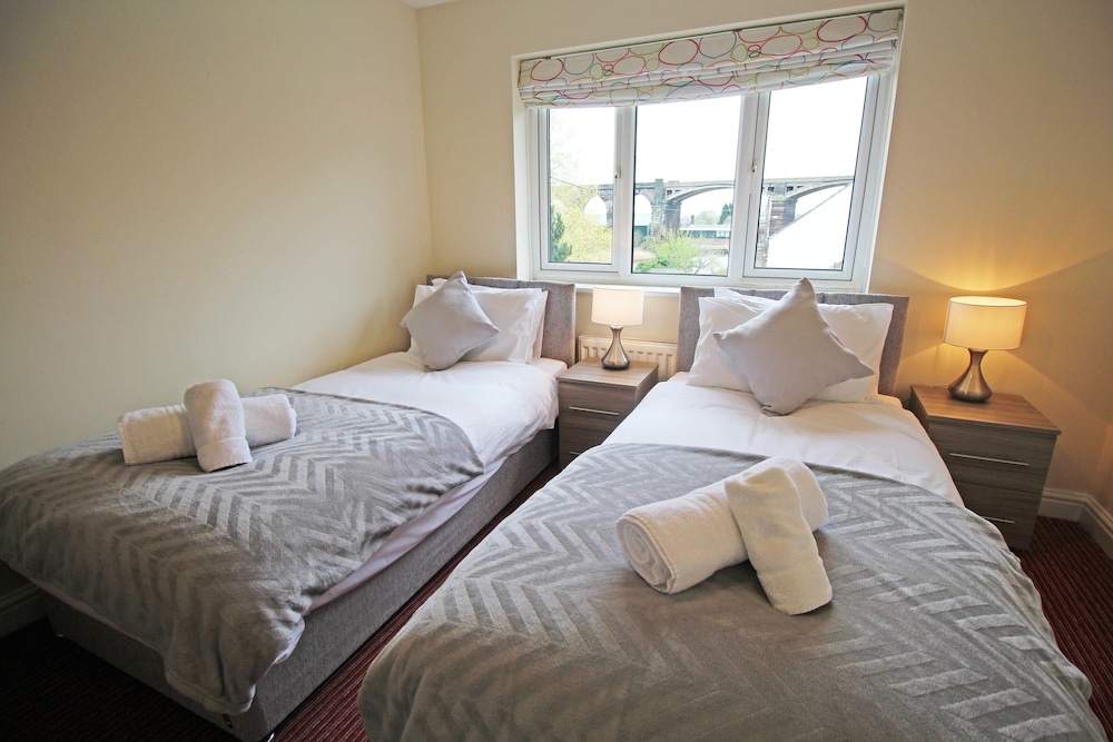 3 Bedroom Holiday Home With River Views view 3