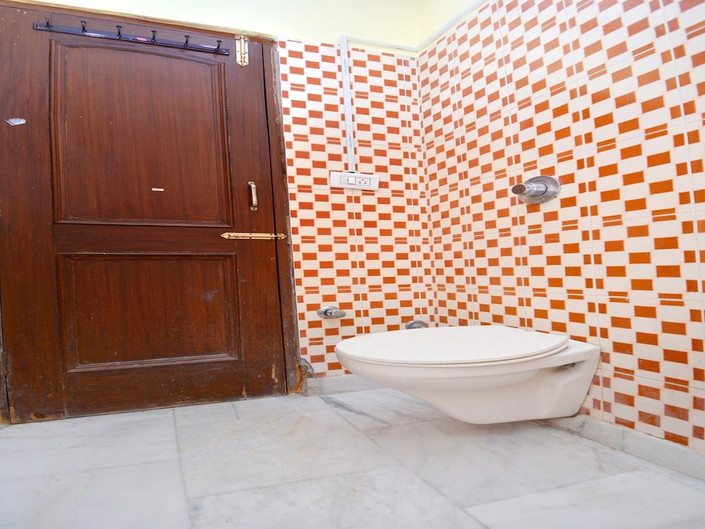 SPOT ON 41347 Hotel Royal Occassions - Property Image 4