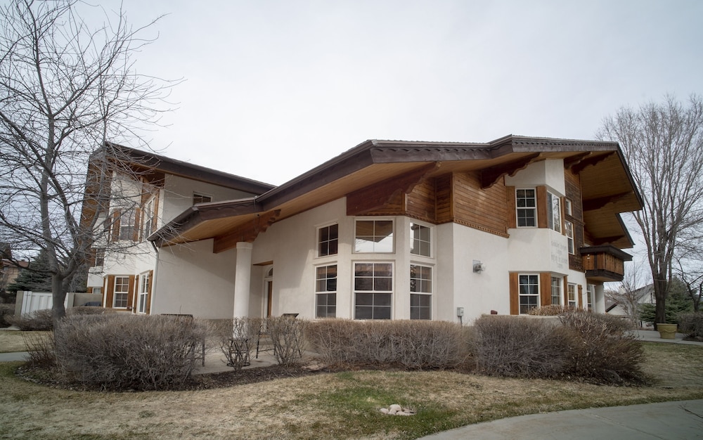 Family Vacation~heated In/out Pool, Tubing & Ice Skating 719 3 Bedroom Townhouse by RedAwning view 2
