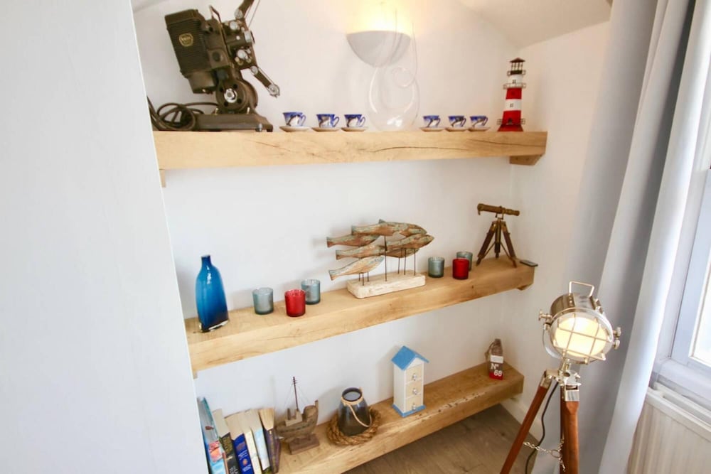 Crab Shack Apartments - Stylish Back Beach Duplex Apartment