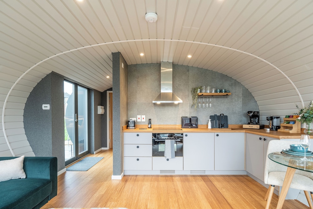 Unique 1 BD Eco-Retreat in Old Chalford