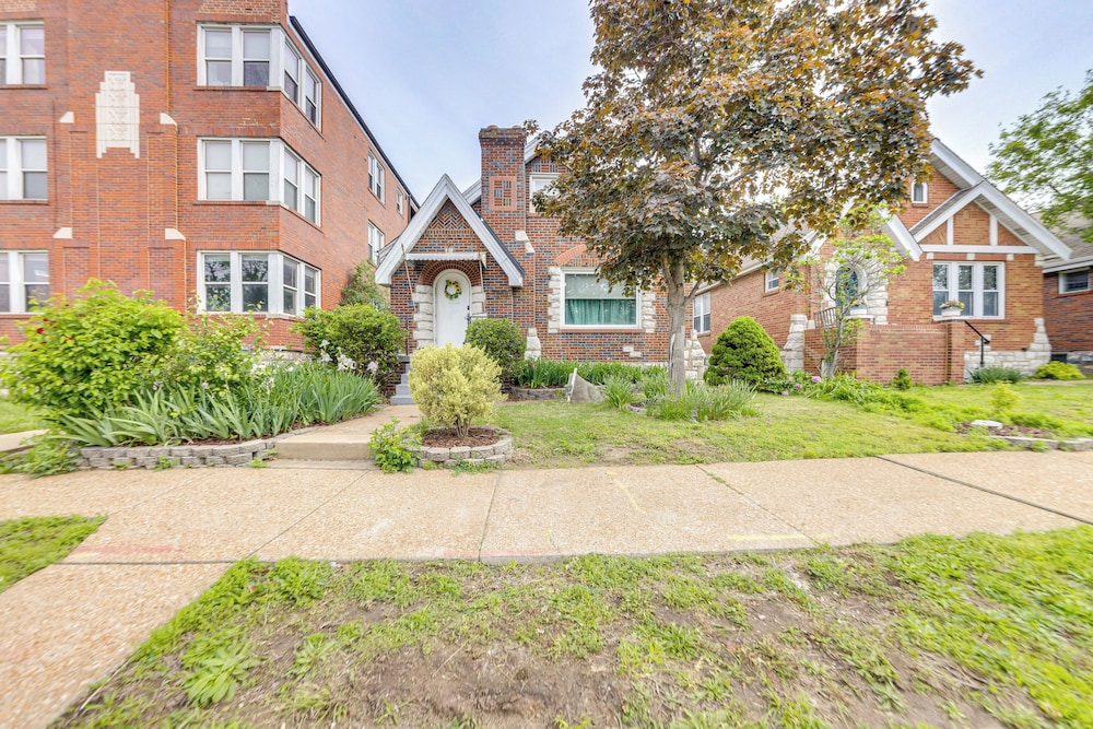 Spacious St Louis Retreat: 8 Mi to Downtown! view 4