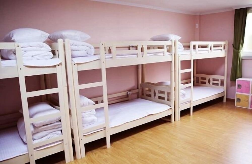 Jeju R Hotel & Guest House - Hostel
