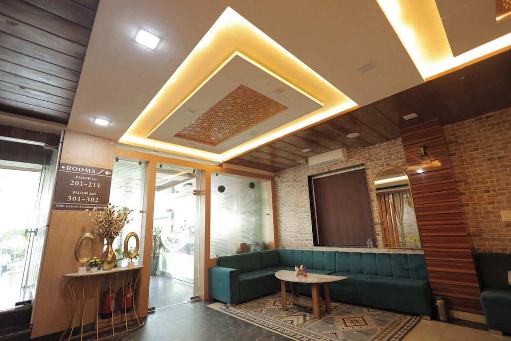 HOTEL SRG INN