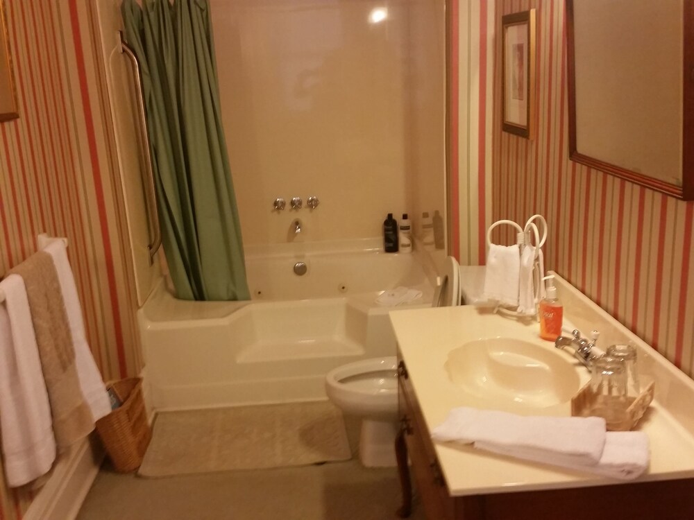 Spahn House Bed and Breakfast - Property Image 27