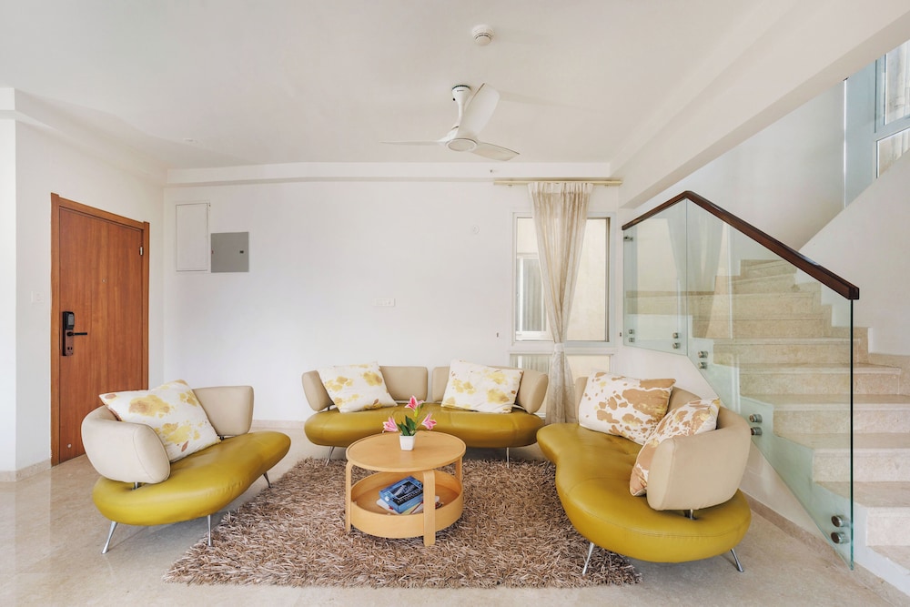 Skyline Haven by Red Olive4bhk30mins Airport