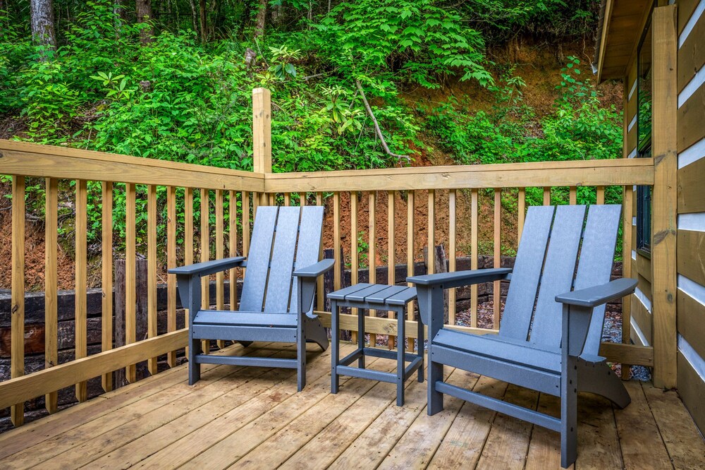 2bdrm Cabin 2 Gburg Pet Friendly Fire Pit Game