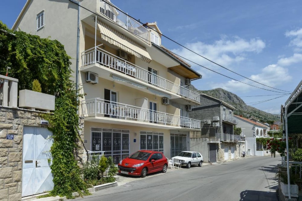 Apartments Botica