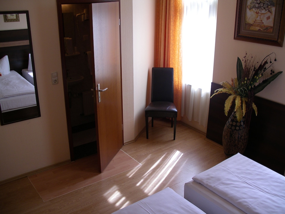 Frankfurt Vacations - Hotel Elbe - Property Image 13