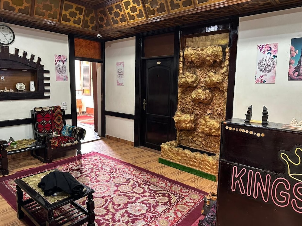 Downtown Kings Hotel