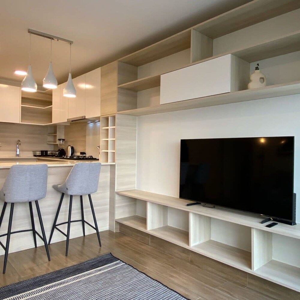 Perfect 1BR With Balcony in Luxurious Building